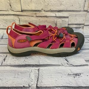 Keen women’s hiking sandal